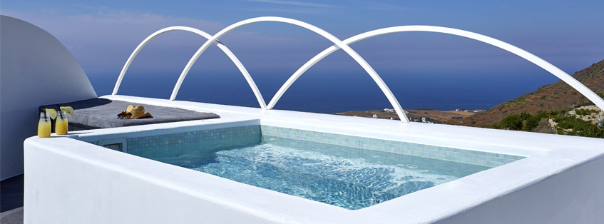 Deluxe Suite with outdoor heated Jacuzzi